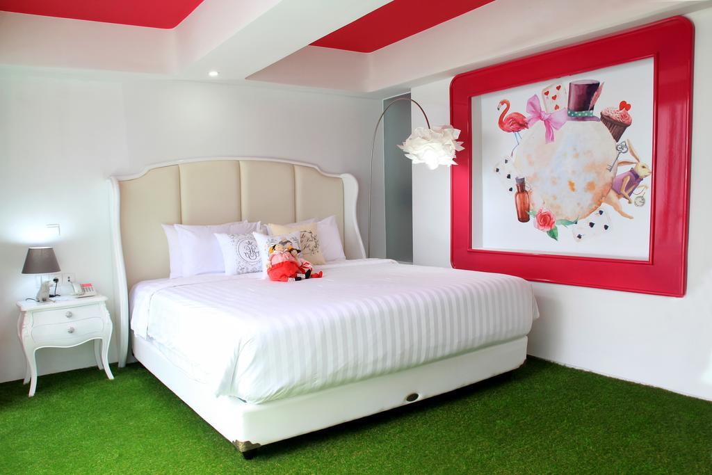 Berry Glee Thematic Hotel Kuta  Ngoại thất bức ảnh