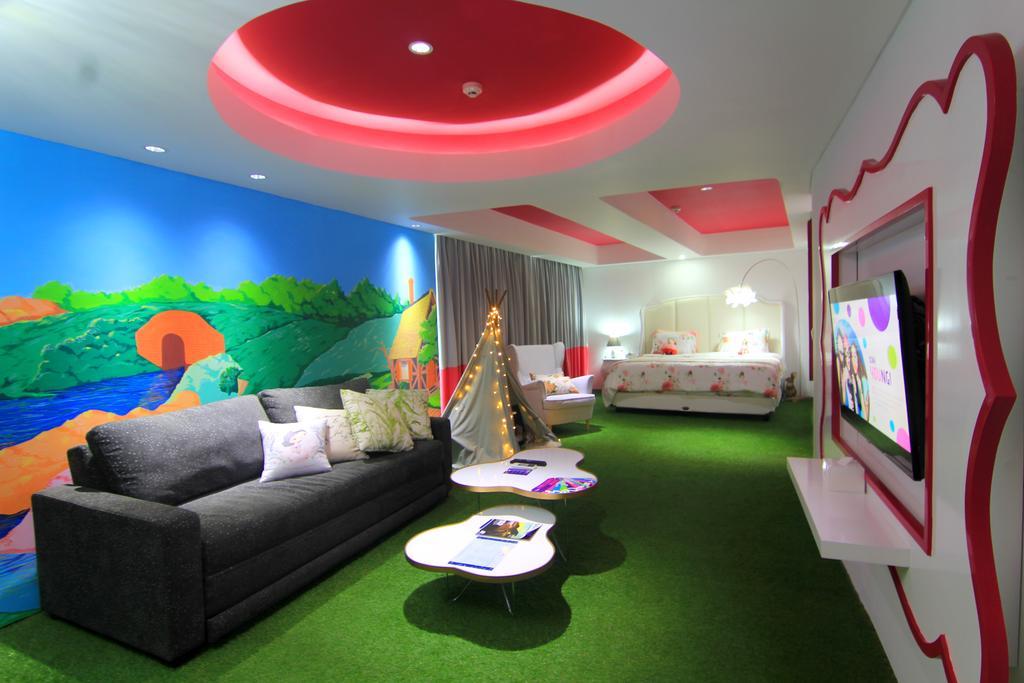 Berry Glee Thematic Hotel Kuta  Ngoại thất bức ảnh